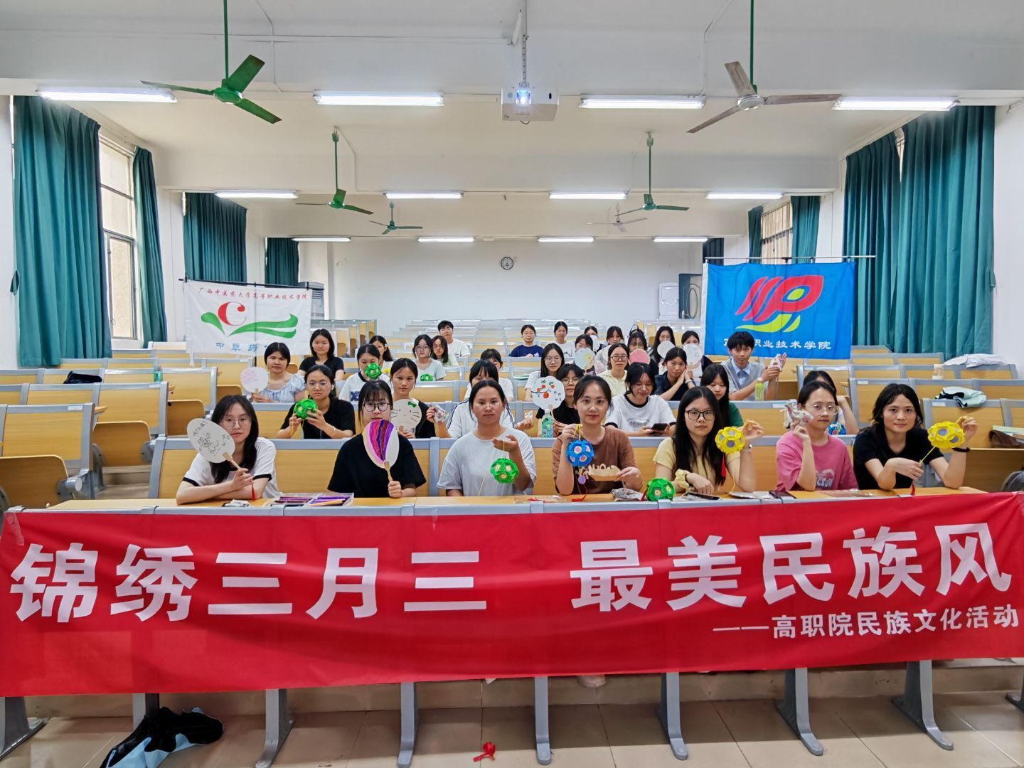 添加图片描述