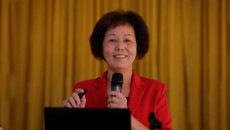 bat365在线官网平台副书记、纪委书记杨连招给我校离退休职工上党课