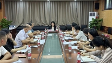 bat365在线官网平台副书记、纪委书记覃宇环到后勤处开展校园食堂规范化管理自查自纠工作督查 