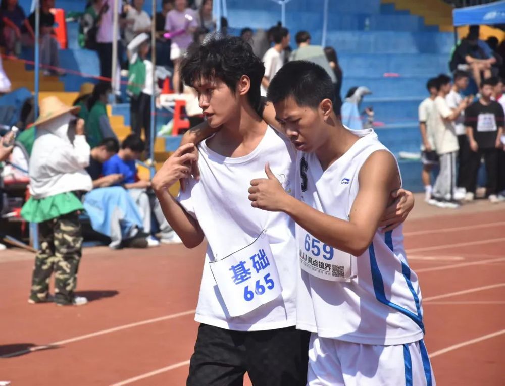 640 (27) 640 (27)