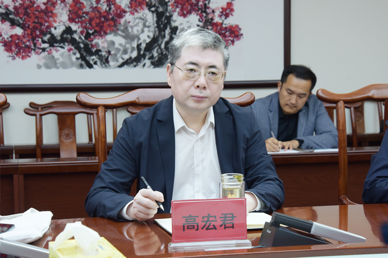 3高宏君书记在座谈会上.jpg 3高宏君书记在座谈会上.jpg
