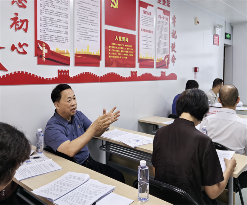 学校总督学罗伟生讲话