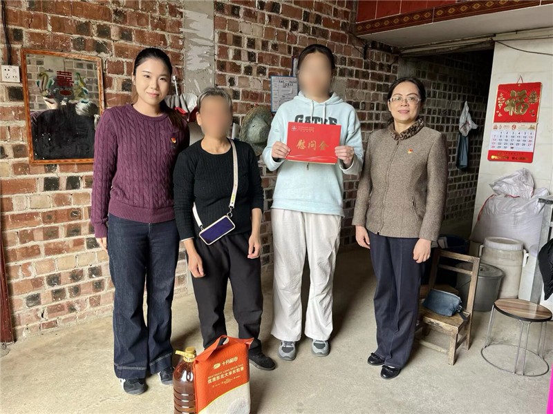 传递学校的温情关怀