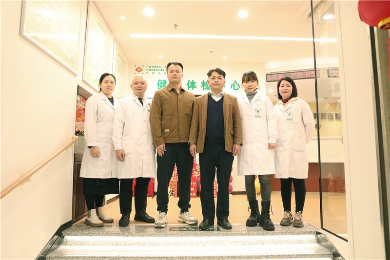 驻村第一书记到我院体检中心体检