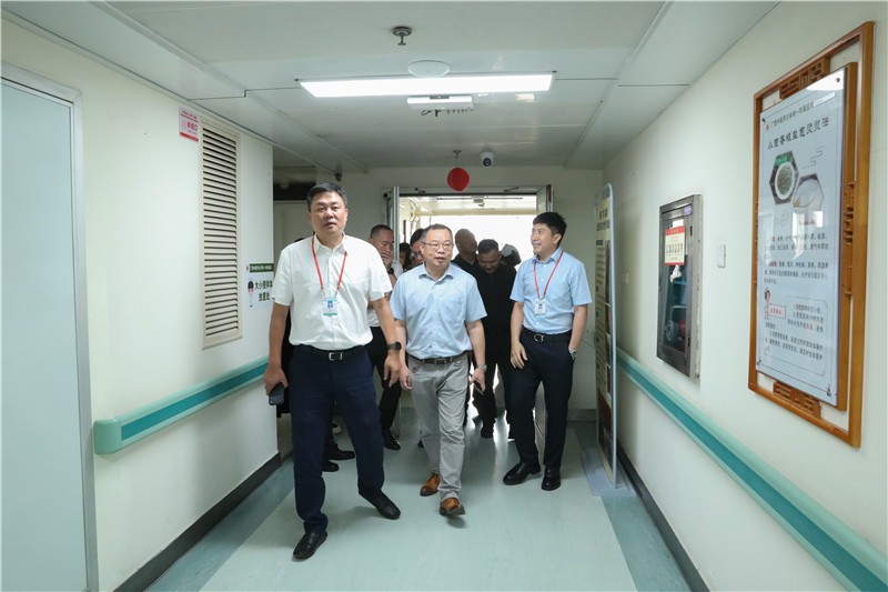 调研组参观中医特色病区