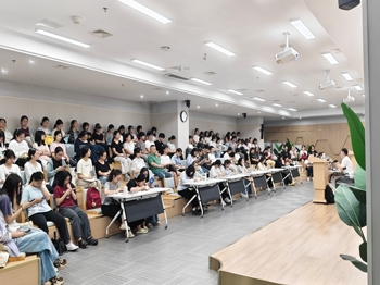 凌云逐梦 智启新程｜我校图书馆、读者协会联合起点考研网成功举办考研规划和数据培训讲座