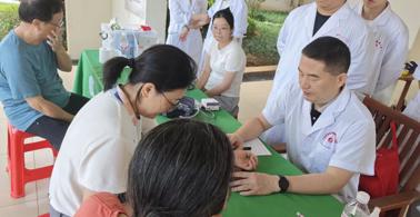 壮医药学院开展“弘扬壮医文化，服务社区健康”主题社会实践活动